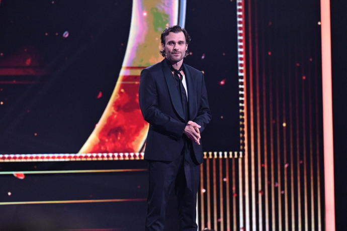 FOTO: Leoš Mareš se ujal zahájení letošních Slavíků. Hned na začátku všechny dojal vzkazem pro nemocného Patrika Hezuckého. – stránka 703