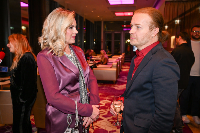 FOTO: Leona Machálková se bavila s Pavlem Šporclem. – stránka 5