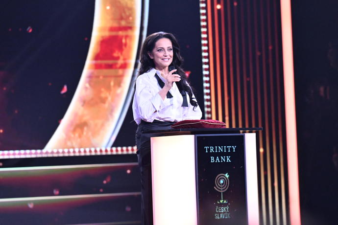 FOTO: Lucii Bílé se nedaří porazit Ewu Farnou. – stránka 650