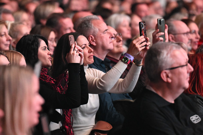 FOTO: Rodina Jandových koncert pečlivě natáčela. – stránka 25