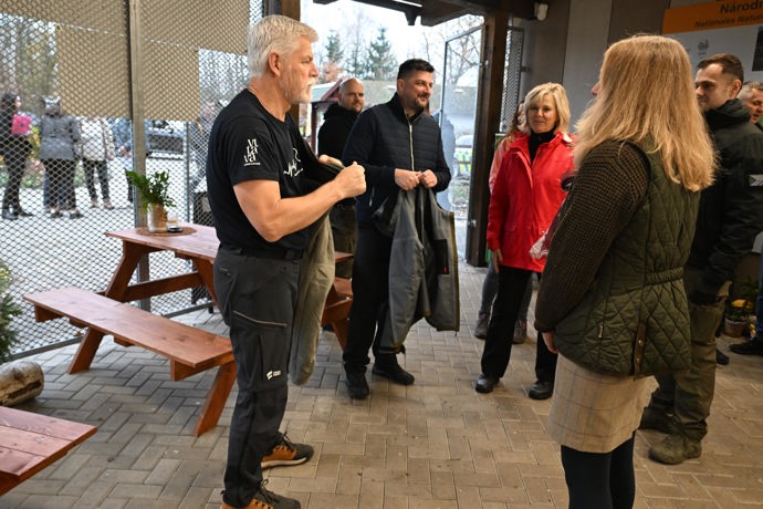 FOTO: Prezident Petr Pavel je ve velmi dobré formě. – stránka 142