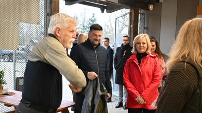 FOTO: Prezident Petr Pavel se před procházkou převlékl do sportovního oblečení.