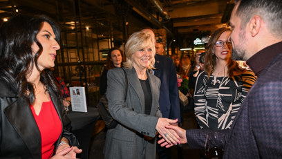 FOTO: Eva Pavlová se vítá s Tomášem Pekarou.