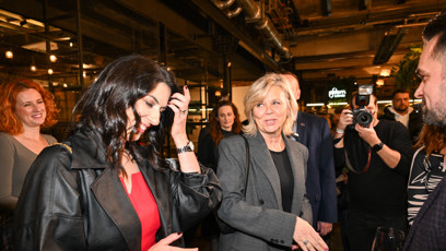 FOTO: Eva Pavlová byla ve skvělé náladě a bavila se s hosty.