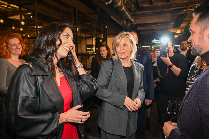 FOTO: Skvělá atmosféra na křtu knihy. – stránka 14