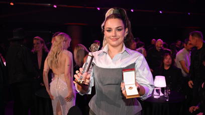 FOTO: Farna se pochlubila novou soškou zlatého Slavíka. Ewa měla z triumfu radost.