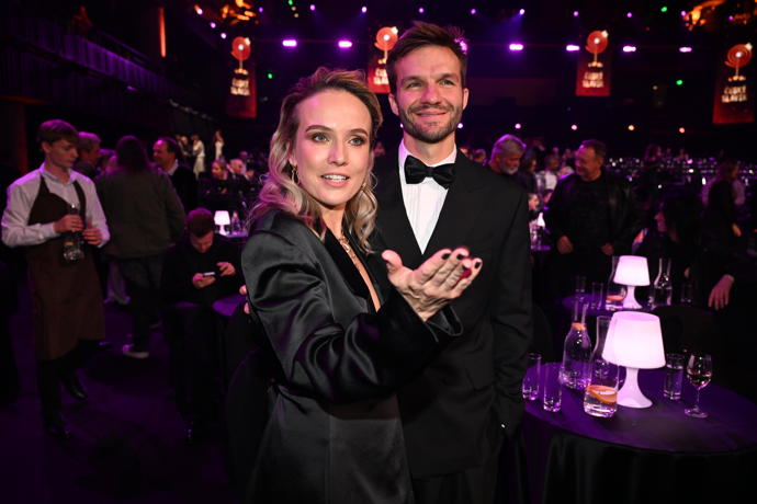 FOTO: Tereza Ramba s manželem. – stránka 591