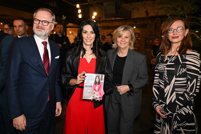 FOTO: Křest knihy Markéty Pekarové Adamové. – stránka 6