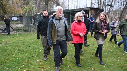 FOTO: Petr Pavel a Eva Pavlová na procházce v rezervaci Soos.