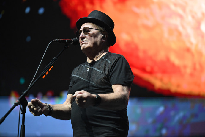 FOTO: Petr Janda zazpíval své největší hity. – stránka 23