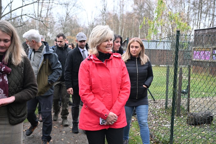 FOTO: Petr Pavel a Eva Pavlová na procházce v rezervaci Soos. – stránka 256
