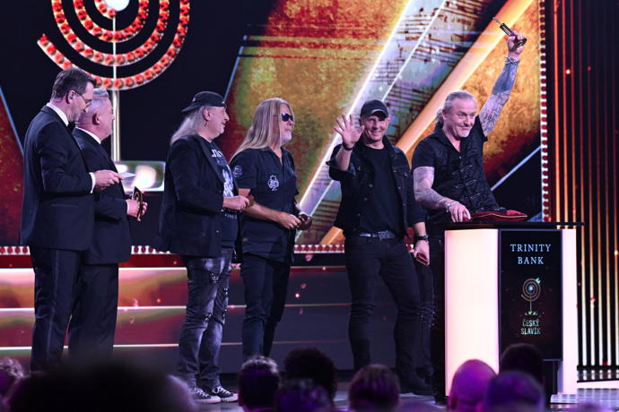 FOTO: Kabát nemá přemožitele a ani konkurenci. – stránka 528