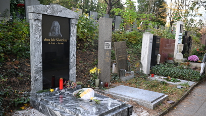 FOTO: Pomníček Aničky Slováčkové nechal zbudovat její otec Felix Slováček.