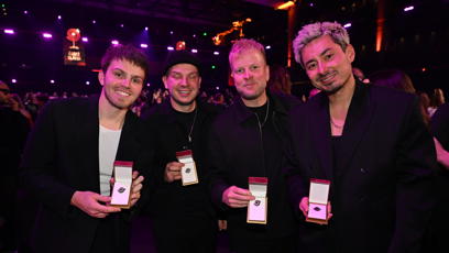 FOTO: Mirai se radovali z bronzového Slavíka.