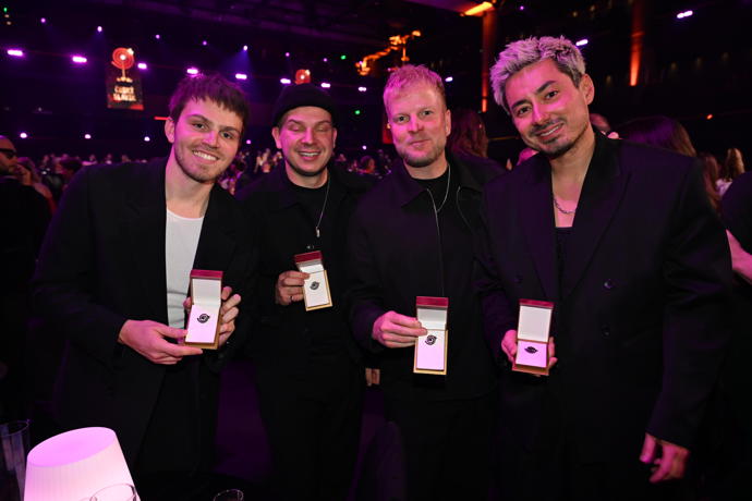 FOTO: Mirai se radovali z bronzového Slavíka. – stránka 498