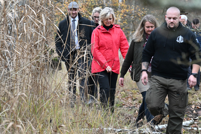 FOTO: Eva Pavlová se nebojí ušpinit. – stránka 127