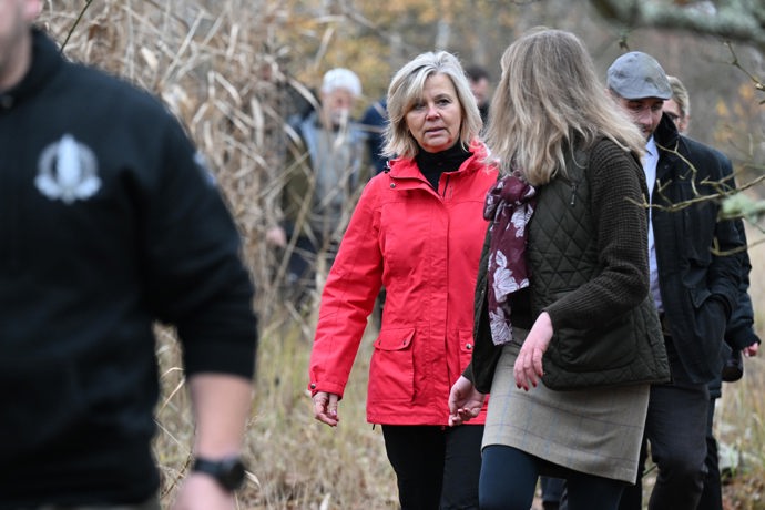 FOTO: Eva Pavlová na procházce v rezervaci Soos. – stránka 136