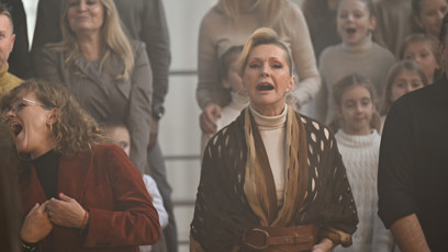 FOTO: Helena Vondráčková při zpěvu.