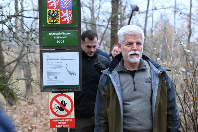 FOTO: Petr Pavel na procházce v rezervaci Soos. – stránka 252