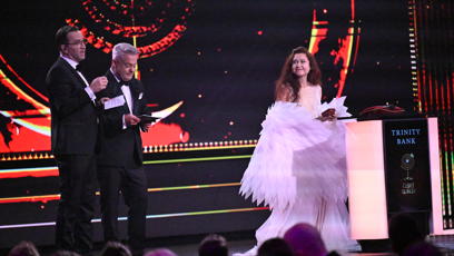 FOTO: Eva Toulová se zjevila na pódiu jako holubice.