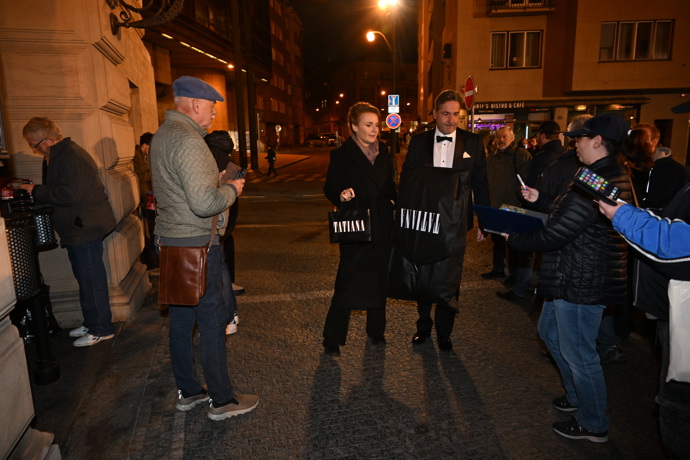 FOTO: Barbora Munzarová s partnerem Martinem Trnavským. – stránka 175