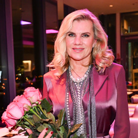 Leona Machálková představila svou novou píseň Sama ve tvém svetru.