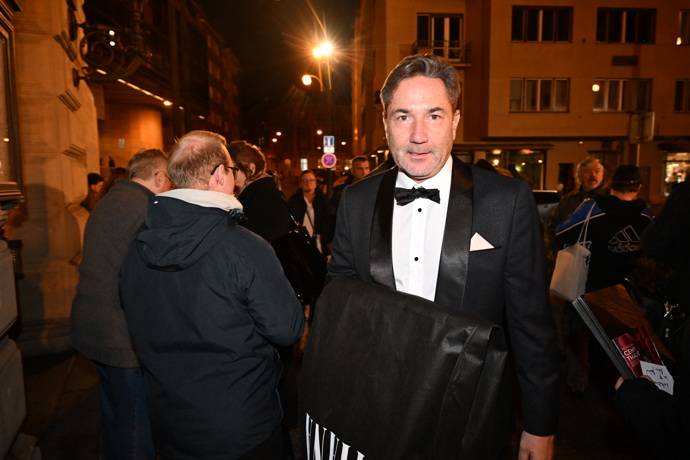 FOTO: Martin Trnavský je velmi elegantní. – stránka 169