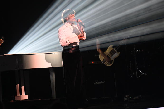 FOTO: Ben Cristovao a jeho Omluva. – stránka 460