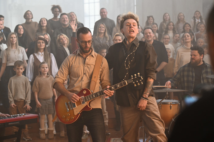 FOTO: Vojta Drahokoupil vydává nový videoklip. – stránka 1