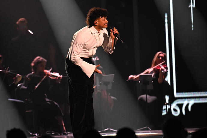 FOTO: Ben dal do zpěvu všechny emoce. – stránka 459