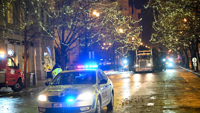 FOTO: Na Pařížské ulici už svítí světýlka.