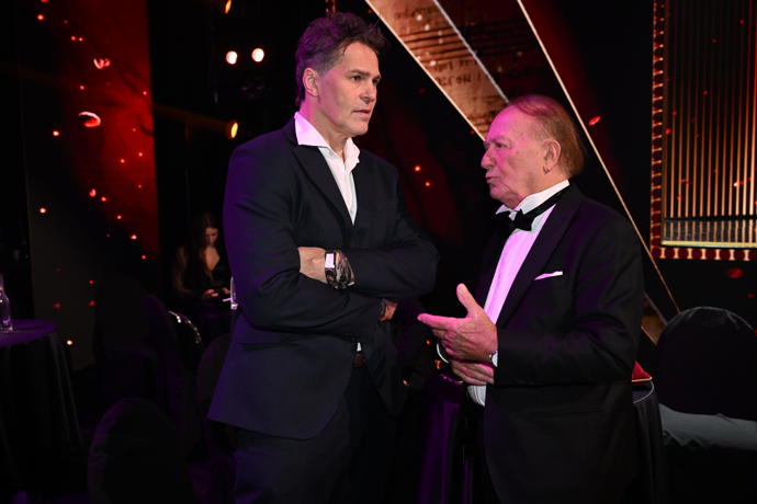 FOTO: Jaromír Jágr s Petrem Jandou. – stránka 443