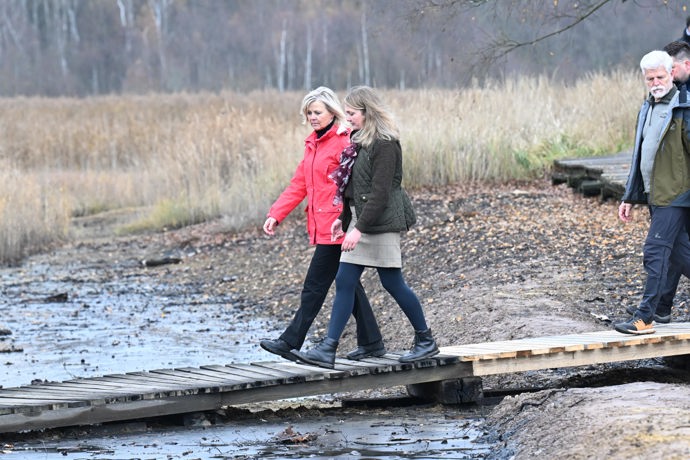 FOTO: Eva Pavlová na návštěvě v rezervaci Soos. – stránka 246