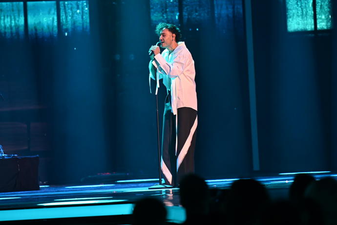 FOTO: Renne Dang i zazpíval. – stránka 397