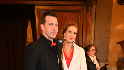 FOTO: Národní divadlo se plní hvězdnými hosty.