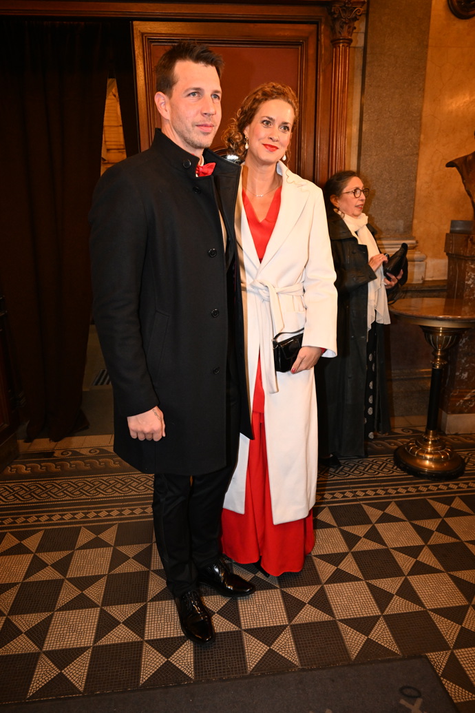 FOTO: Národní divadlo se plní hvězdnými hosty. – stránka 132