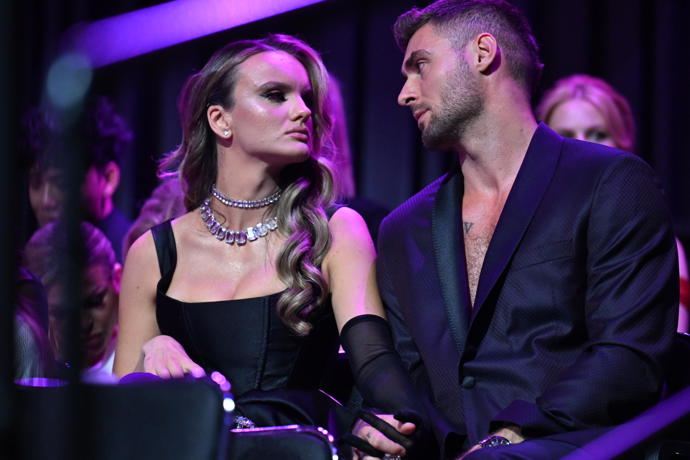 FOTO: Kiki a Trabo na Slavících. – stránka 374