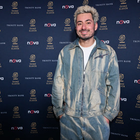 Mirai Navrátil dorazil na warm-up party k Českému slavíkovi.