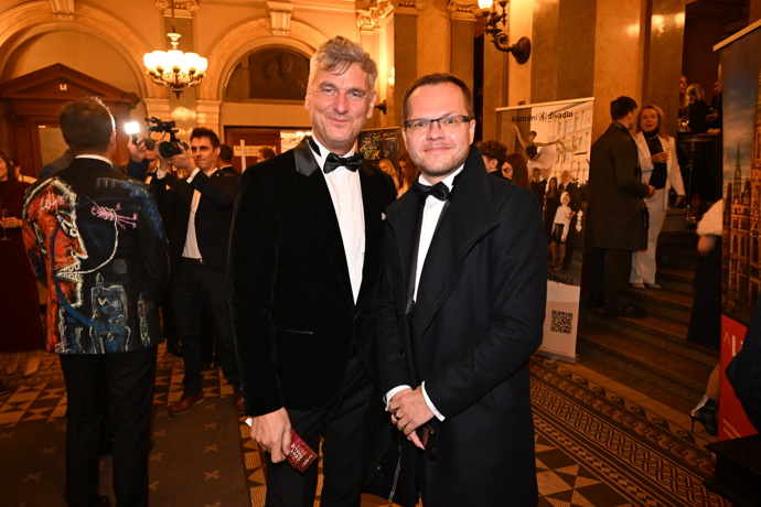 FOTO: Lumír Olšovský na cenách Thálie. – stránka 124