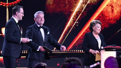 FOTO: Zlatého Slavíka předala Jiřina Bohdalová.