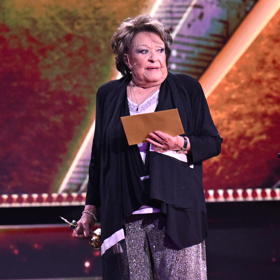 Noidovi cenu předávala Jiřina Bohdalová. 