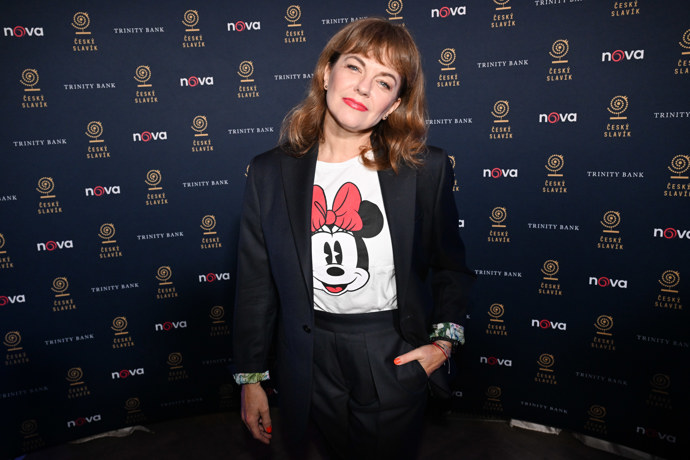 FOTO: Marta Jandová dorazila v dobré náladě. – stránka 26