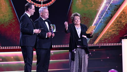 FOTO: Takto se Jiřin Bohdalová radovala, když zjistila, že zlatého Slavíka získal Václav Noid Bárta.