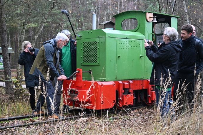 FOTO: Petr Pavel nastartoval vláček. – stránka 152