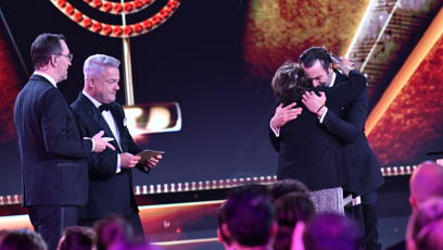 FOTO: Takto se Jiřin Bohdalová radovala, když zjistila, že zlatého Slavíka získal Václav Noid Bárta.