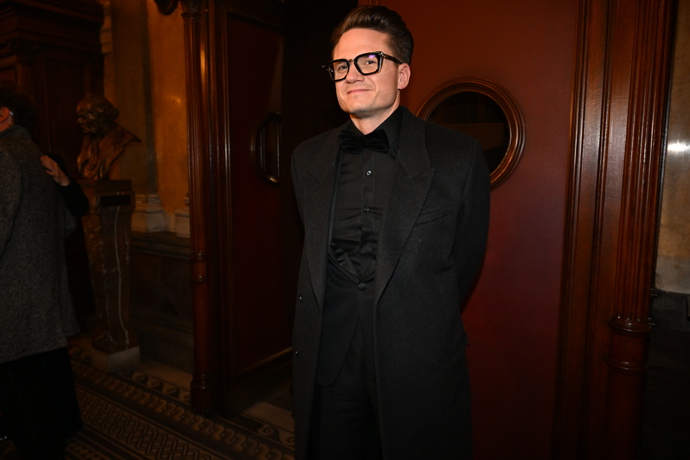 FOTO: Ondřej Brzobohatý dorazil celý v černém. – stránka 14