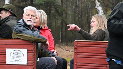 FOTO: Petr Pavel a Eva Pavlová ve vláčku.