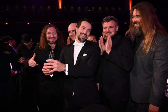 FOTO: Noid slavil se svými parťáky z kapely Dymytry. – stránka 82