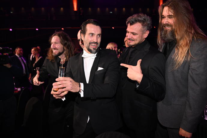 FOTO: Noid slavil se svými parťáky z kapely Dymytry. – stránka 81