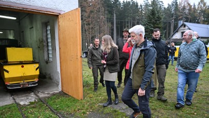 FOTO: Petr Pavel a Eva Pavlová v železničním depu.